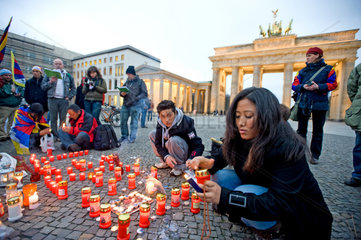 Berlin  Deutschland  stille Protestaktion gegen Chinas Tibetpolitik