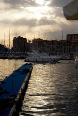 Cannes  Hafen Vieux Port und Altstadt