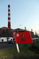 Brest  Weissrussland  rotes Schild mit Abbildung einer Persoenlichkeit