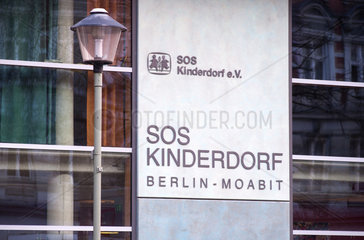 Berlin  Deutschland  Schriftzug SOS Kinderdorf Berlin-Moabit