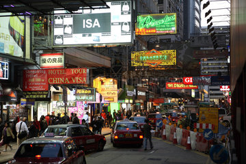 Hong Kong  China  Strassenszene  die Peking Road bei Nacht