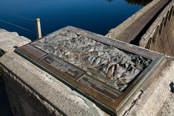 Fort William  Grossbritannien  eine Reliefkarte vom Loch Laggan