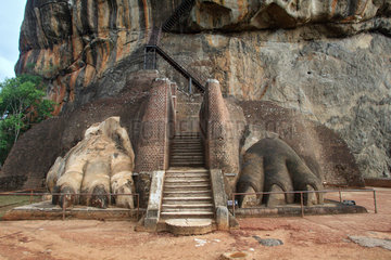 Sigiriya  Sri Lanka  Loewentor der Felsenfestung