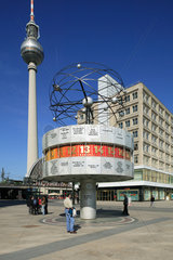 Berlin  Deutschland  Weltzeituhr am Alexanderplatz