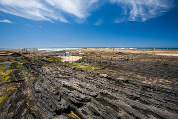 Aljezur  Portugal  Gesteinsformationen am Praia do Monte Clerigo