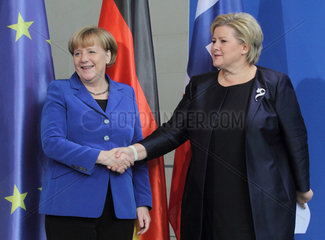 Berlin  Deutschland  Erna Solberg  Hoyre  norwegische Ministerpraesidentin  und Bundeskanzlerin Angela Merkel  CDU