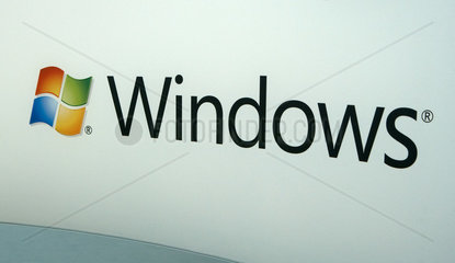 Berlin  Deutschland  Logo und Schriftzug des Betriebssystems Windows von Microsoft