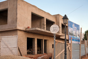 Sidi Bou Said  Tunesien  Baustelle fuer ein Apartmenthaus
