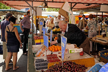 Deutschland  Nordrhein-Westfalen- Wochenmarkt in Essen