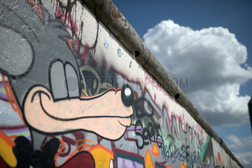 Berlin  Deutschland  Teil der bemalten Berliner Mauer in Berlin-Friedrichshain