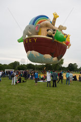 Kiel  Deutschland  Europapremiere des Heissluftballons - Arche Noah