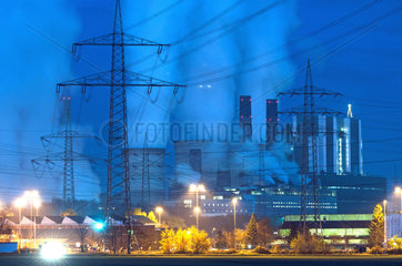 Kohlekraftwerk Weisweiler bei Nacht