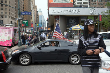 New York City  USA  Patriotismus am Tag nach der Todesnachricht Bin Ladens