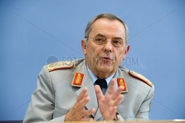 Berlin  Deutschland  Wolfgang Schneiderhan  Generalinspekteur der Bundeswehr