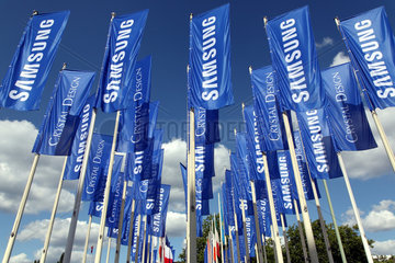 Berlin  Deutschland  Fahnen der Firma Samsung auf der IFA 2008