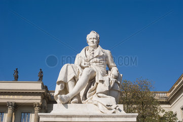Berlin  Deutschland  Denkmal Alexander von Humboldt
