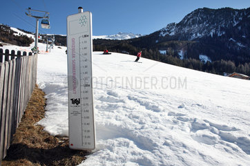 Jerzens  Oesterreich  Schneestandsanzeige zeigt 0 cm Schnee im Februar