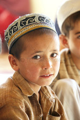 Kunduz  Afghanistan  Junge in einer Schule