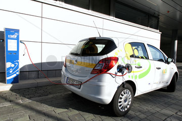 Cottbus  Deutschland  e-SolCar wird aufgeladen