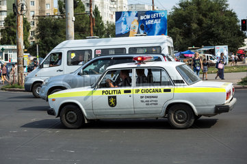 Chisinau  Republik Moldau  Polizeiauto im Einsatz