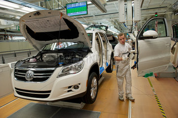 Wolfsburg  Deutschland  die Produktion des VW-Tiguan in der Volkswagen AG