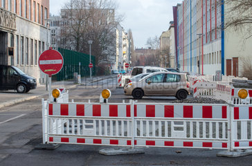 Berlin  Deutschland  Strassensperrung und Bauarbeiten in Berlin-Mitte