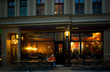 Berlin  Deutschland  Restaurant Schwarz-Sauer in der Kastanienallee