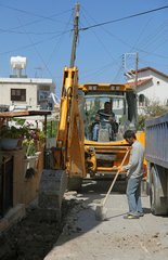 Girne  Tuerkische Republik Nordzypern  Bauarbeiten fuer eine Kanalisation