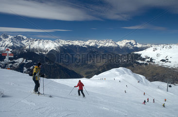 Verbier  Schweiz  die Station La Chaux im Skigebiet der Vier Taeler von Verbier