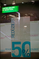 Berlin  Deutschland  Preisreduzierung bei United Colors of Benetton