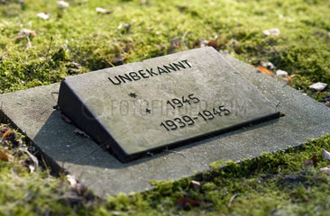 Berlin  Deutschland  Grabstein einer unbekannten Person