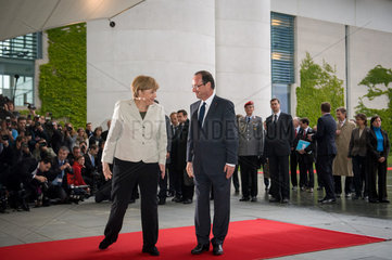 Berlin  Deutschland  Bundeskanzlerin Dr. Angela Merkel  CDU  und Francois Hollande  Staatspraesident der Franzoesischen Republik