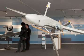 Schoenefeld  Deutschland  Ausstellung von Drohnen in den Messehallen der ILA 2012