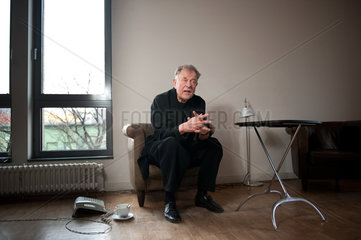 Berlin  Deutschland  Theaterregisseur Claus Peymann im Interview