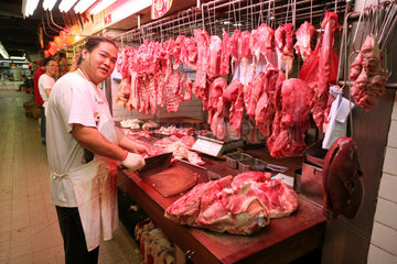 Hong Kong  China  Fleischer bei der Arbeit