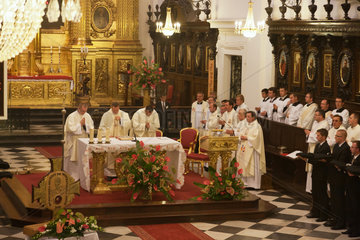Warschau  Polen  Gottesdienst in der Heilig-Kreuz-Basilika