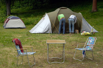 Berlin  Deutschland  Touristen auf dem Campingplatz Tentstation