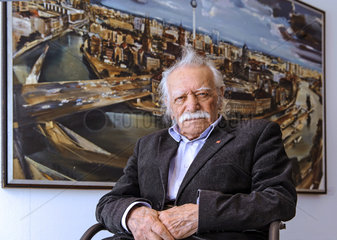 Manolis Glezos