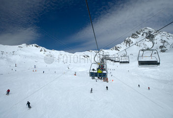 Verbier  Schweiz  Sesselbahn im Skigebiet der Vier Taeler von Verbier