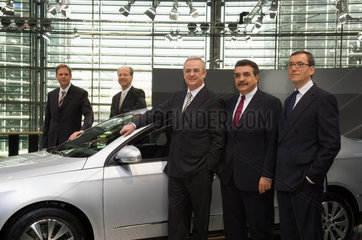 Wolfsburg  Deutschland  der Vorstand der Volkswagen AG posiert fuer die Presse