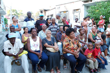 Santiago de Cuba  Kuba  Besucher bei einer Veranstaltung des CDR
