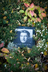Berlin  Deutschland  das Grab von Helmut Newton