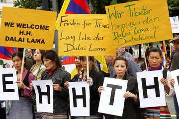 Berlin  Deutschland  Solidaritaetskundgebung fuer Tibet