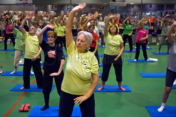 Barcelona  Spanien  Fit im Alter: Yoga-Kurs fuer Senioren