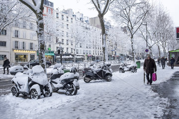 FRANCE - PARIS - UNDER SNOW 2018