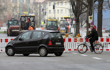 Berlin  Deutschland  Strassensperrung wegen Strassenbauarbeiten