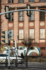 Polen  Bytom (Beuthen) - Fassade von leerstehendem Gewerbegebaeude in der Innenstadt