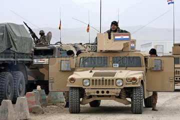 Mazar-e Sharif  Afghanistan  Konvoischutz durch Kroatische Soldaten im Camp Marmal