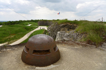 Verdun  Frankreich  Geschuetzturm auf dem Fort Douaumont