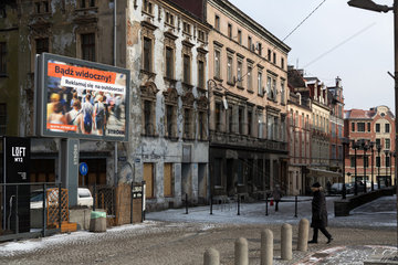 Polen  Bytom (Beuthen) - heruntergekommene Altbauten beim Marktplatz